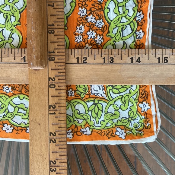 Vintage Vera Neumann rectangular scarf - Picture 6 of 11